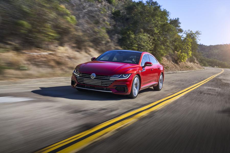  Volkswagen Arteon 4Motion R-Line 2019 года  (NA) (фото 13 из 40)